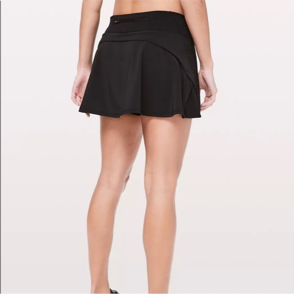 Lululemon Play Off the Pleats